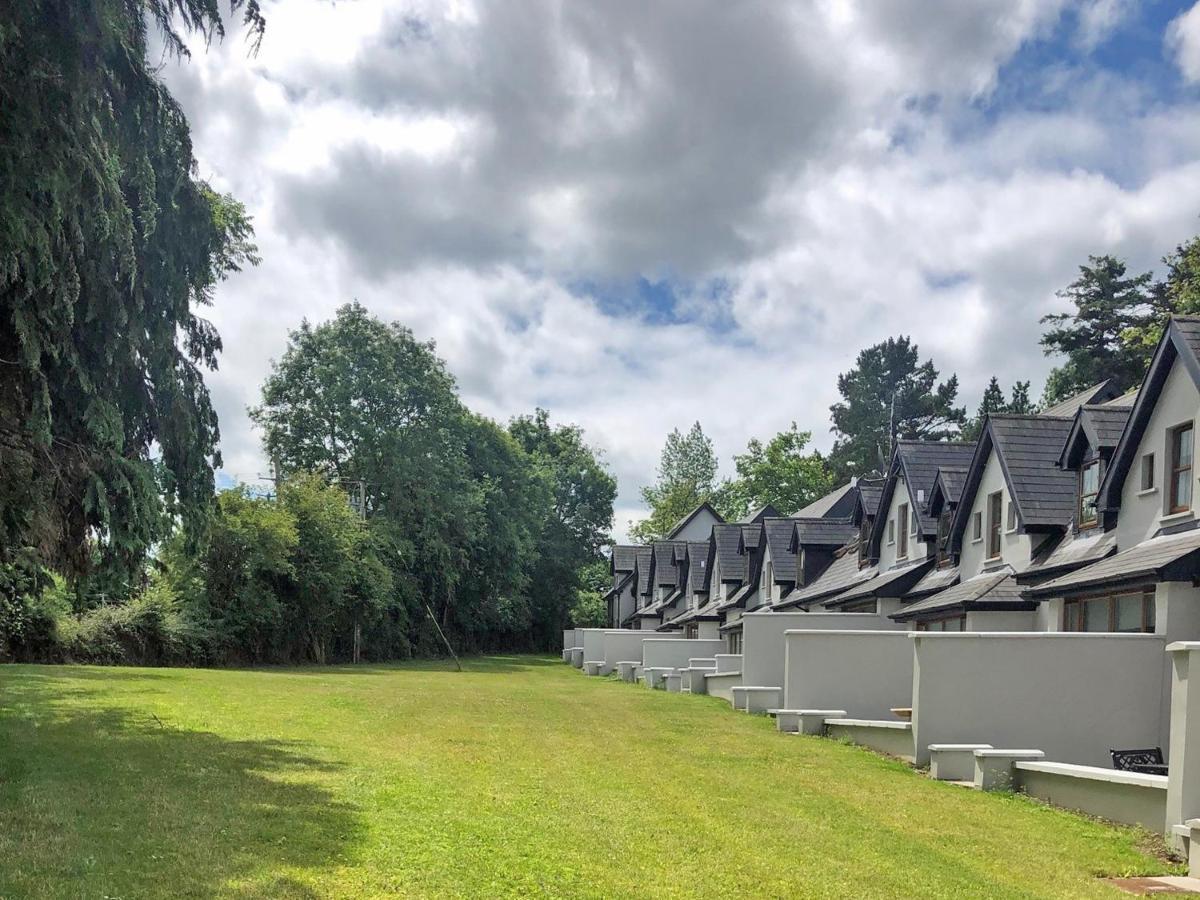 Old Court Holiday Homes Terryglass - Sleeps 6 By Trident Holiday Homes Eksteriør billede