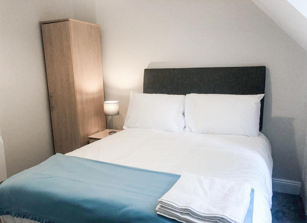 Old Court Holiday Homes Terryglass - Sleeps 6 By Trident Holiday Homes Eksteriør billede