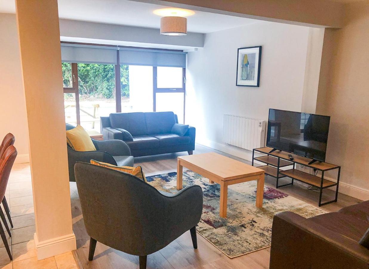 Old Court Holiday Homes Terryglass - Sleeps 6 By Trident Holiday Homes Eksteriør billede
