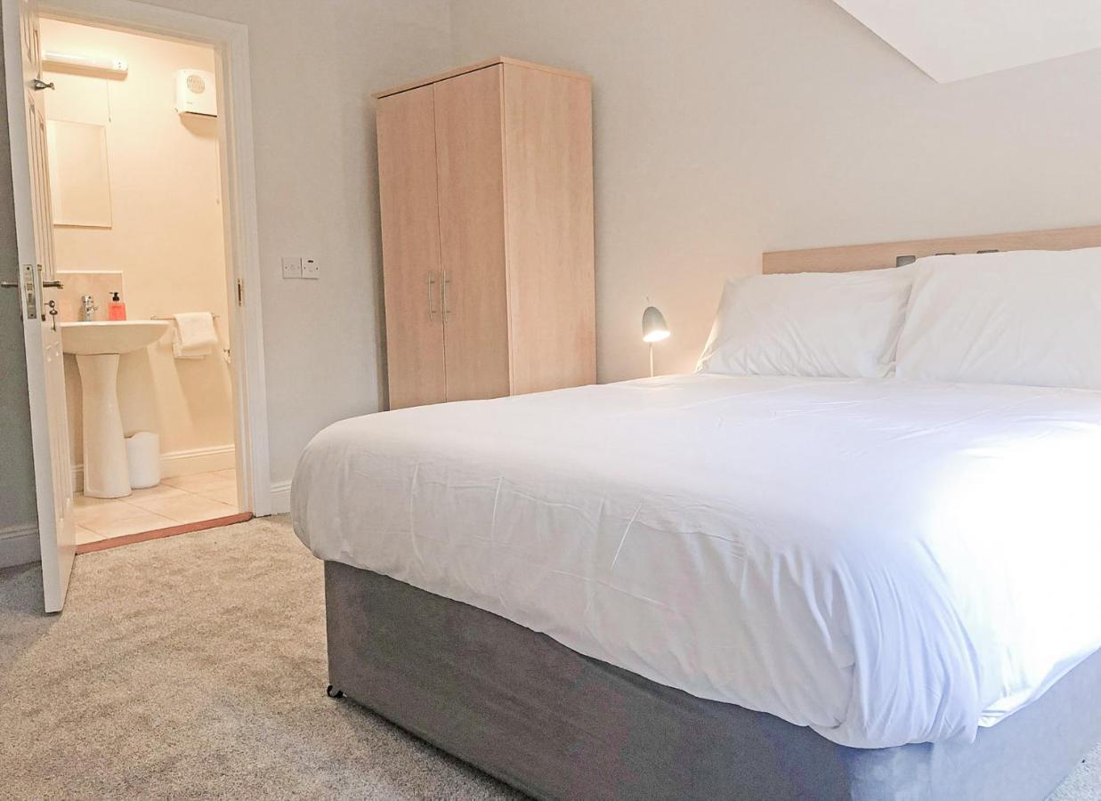 Old Court Holiday Homes Terryglass - Sleeps 6 By Trident Holiday Homes Eksteriør billede