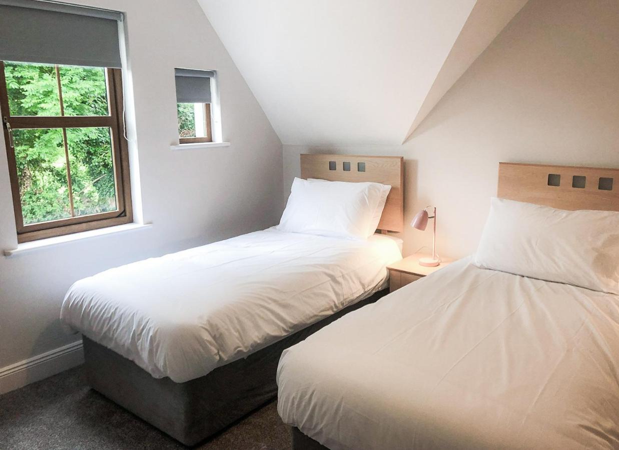Old Court Holiday Homes Terryglass - Sleeps 6 By Trident Holiday Homes Eksteriør billede