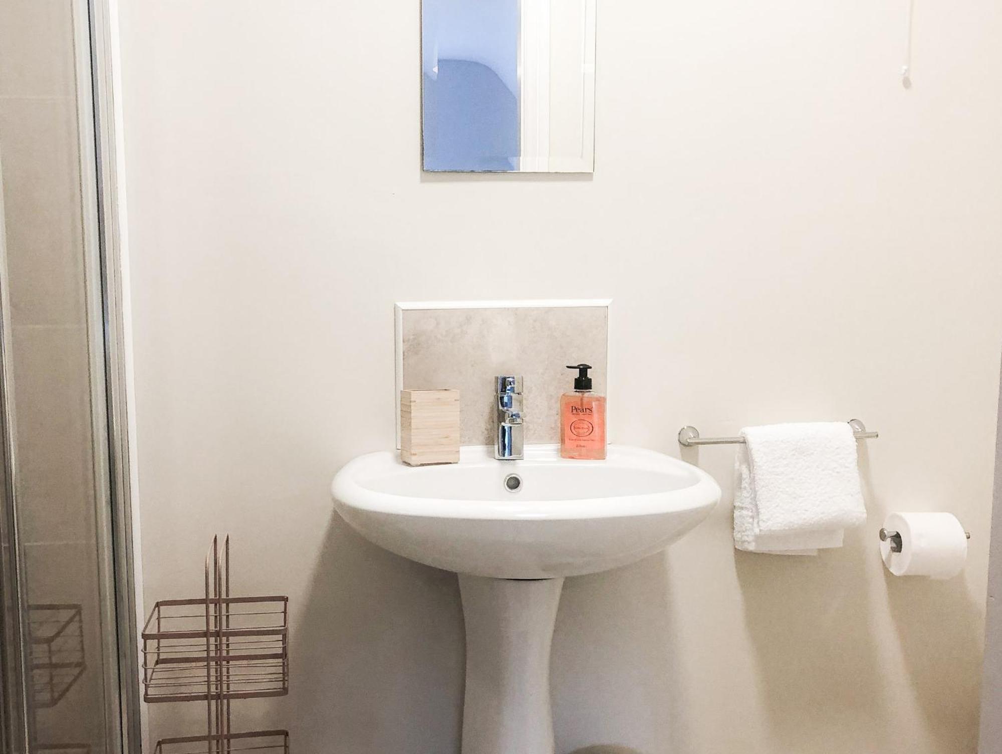 Old Court Holiday Homes Terryglass - Sleeps 6 By Trident Holiday Homes Eksteriør billede
